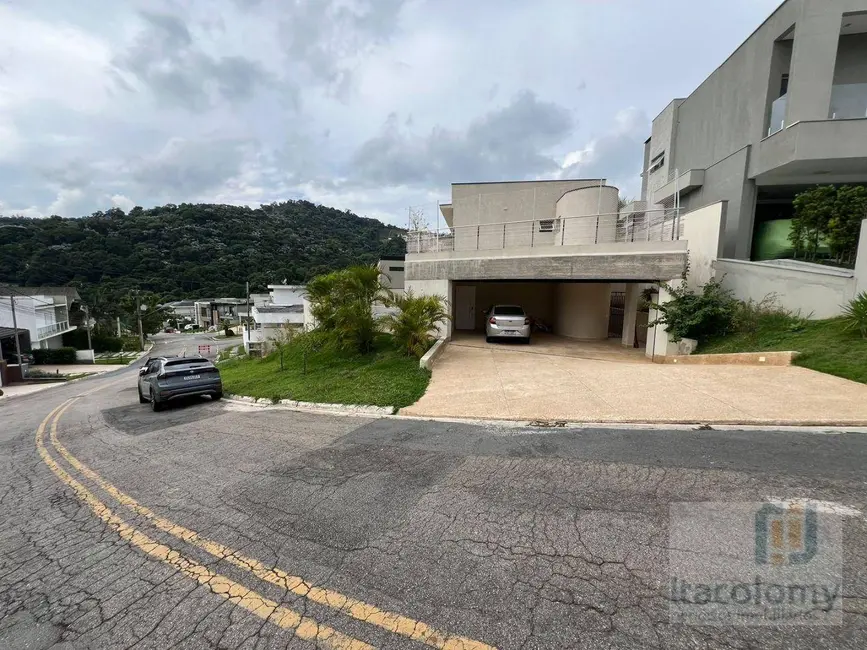 Foto 1 de Casa de Condomínio com 3 quartos à venda e para alugar, 400m2 em Santana De Parnaiba - SP