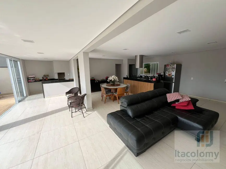 Foto 4 de Casa de Condomínio com 3 quartos à venda e para alugar, 400m2 em Santana De Parnaiba - SP