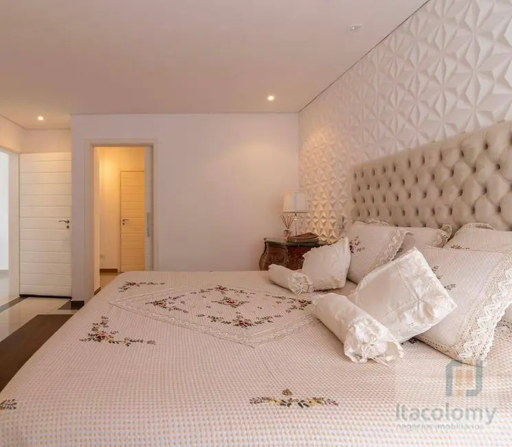 Foto 8 de Casa de Condomínio com 3 quartos para alugar, 360m2 em Santana De Parnaiba - SP