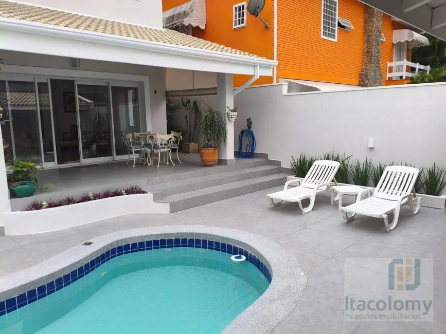 Casa de Condomínio com 3 quartos para alugar, 360m2 em Santana De Parnaiba - SP - imagem 5 Foto 5 de Casa de Condomínio com 3 quartos para alugar, 360m2 em Santana De Parnaiba - SP