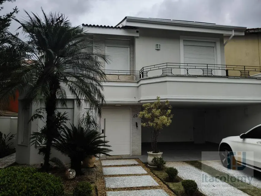 Casa de Condomínio com 3 quartos para alugar, 360m2 em Santana De Parnaiba - SP - imagem 2 Foto 2 de Casa de Condomínio com 3 quartos para alugar, 360m2 em Santana De Parnaiba - SP