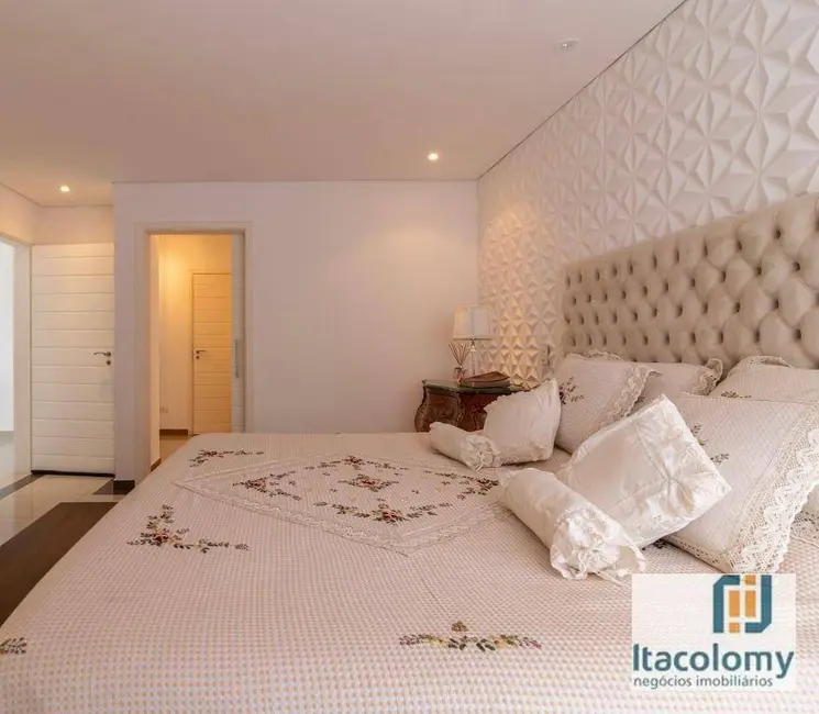 Foto 8 de Casa de Condomínio com 3 quartos para alugar, 360m2 em Santana De Parnaiba - SP