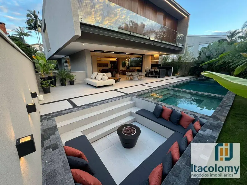 Foto 1 de Casa de Condomínio com 4 quartos à venda, 560m2 em Barueri - SP