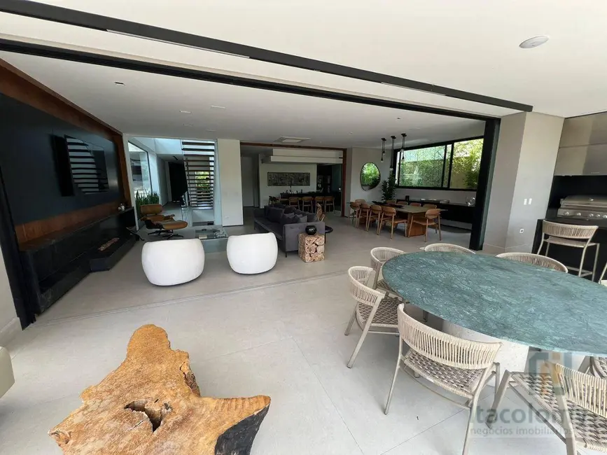 Casa de Condomínio com 4 quartos à venda, 560m2 em Barueri - SP - imagem 4 Foto 4 de Casa de Condomínio com 4 quartos à venda, 560m2 em Barueri - SP