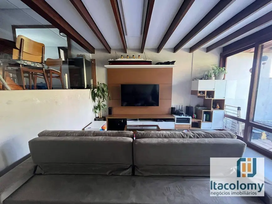 Foto 3 de Casa de Condomínio com 3 quartos à venda, 180m2 em Santana De Parnaiba - SP