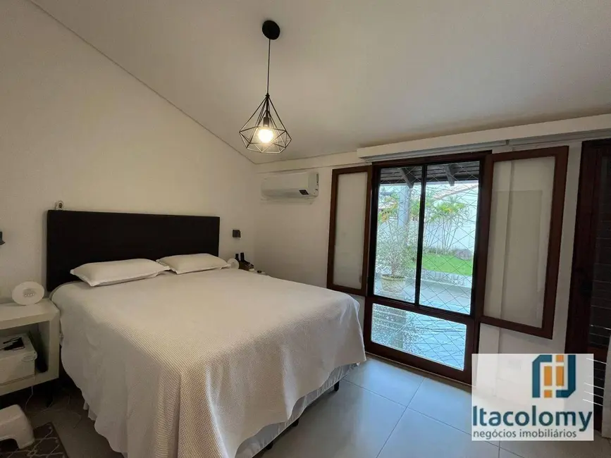 Foto 6 de Casa de Condomínio com 3 quartos à venda, 180m2 em Santana De Parnaiba - SP