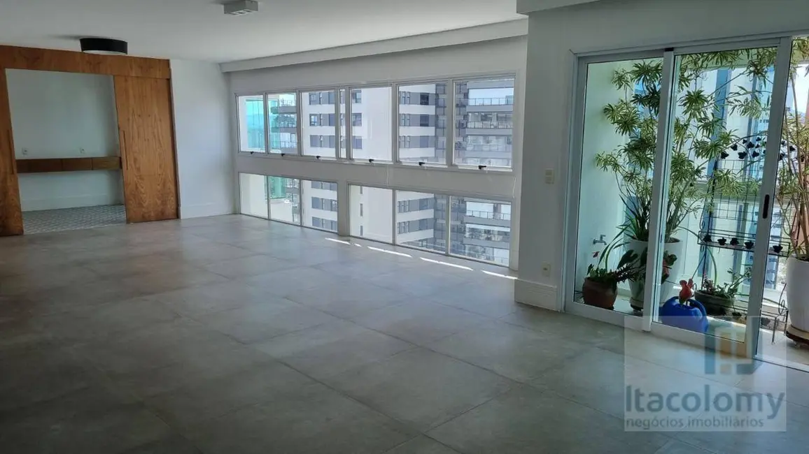 Foto 2 de Apartamento com 3 quartos à venda, 253m2 em Alphaville Industrial, Barueri - SP