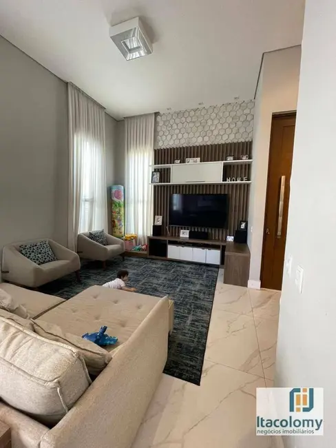 Casa de Condomínio com 3 quartos à venda, 441m2 em Santana De Parnaiba - SP - imagem 2 Foto 2 de Casa de Condomínio com 3 quartos à venda, 441m2 em Santana De Parnaiba - SP