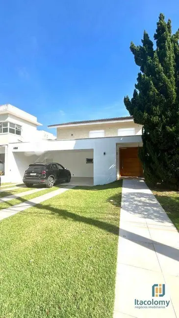 Foto 1 de Casa de Condomínio com 4 quartos à venda e para alugar, 378m2 em Santana De Parnaiba - SP