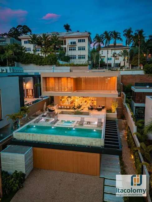 Foto 6 de Casa de Condomínio com 5 quartos à venda, 950m2 em Tamboré, Santana De Parnaiba - SP