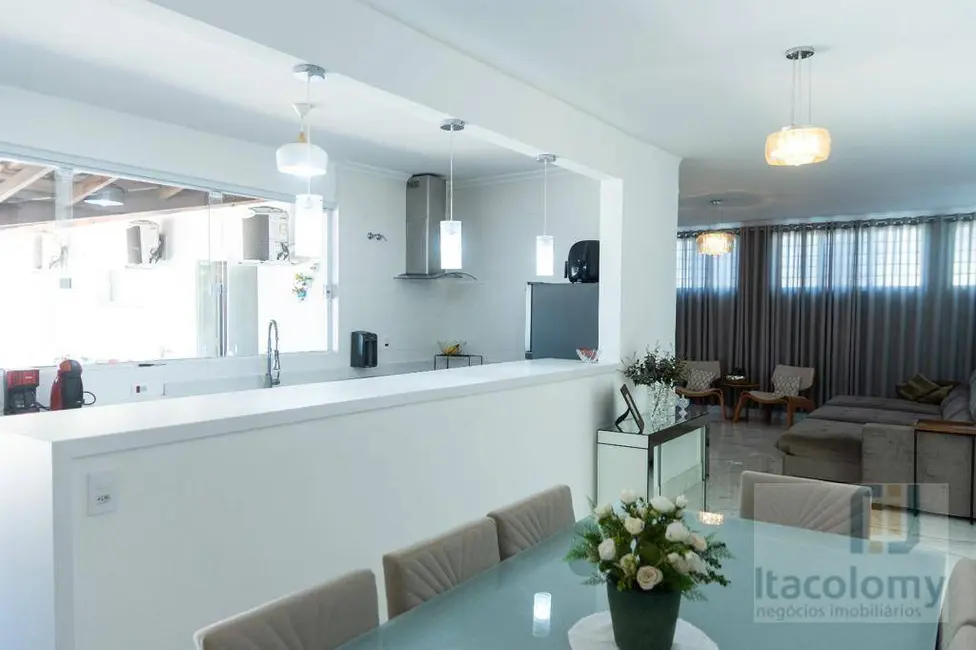 Foto 4 de Casa com 3 quartos à venda, 1000m2 em Vila Cardia, Bauru - SP