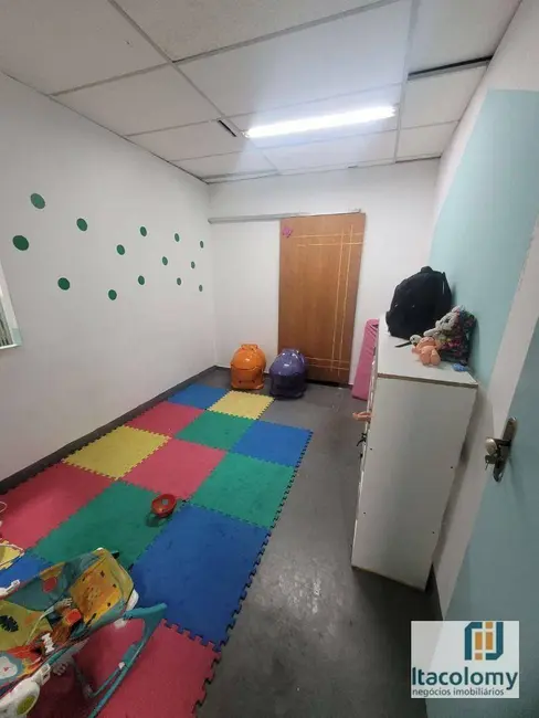 Sobrado com 1 quarto para alugar, 300m2 em Vila São Jorge, Barueri - SP - imagem 4 Foto 4 de Sobrado com 1 quarto para alugar, 300m2 em Vila São Jorge, Barueri - SP