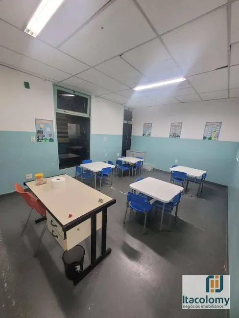 Sobrado com 1 quarto para alugar, 300m2 em Vila São Jorge, Barueri - SP - imagem 3 Foto 3 de Sobrado com 1 quarto para alugar, 300m2 em Vila São Jorge, Barueri - SP