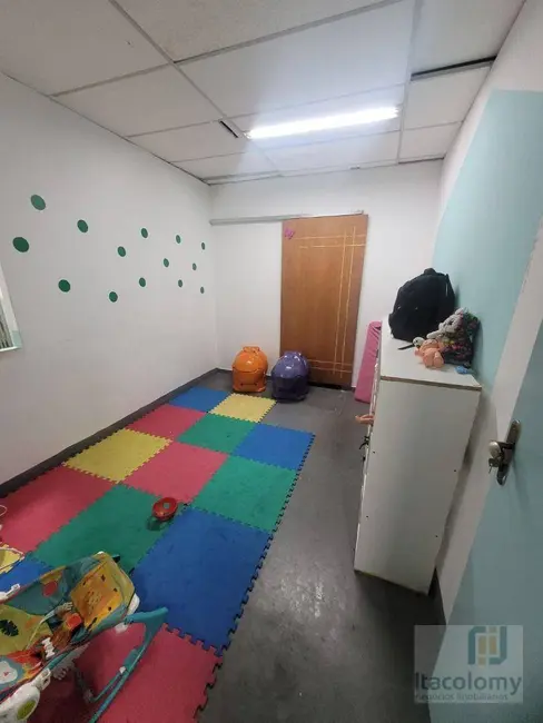 Foto 4 de Sobrado com 1 quarto para alugar, 300m2 em Vila São Jorge, Barueri - SP