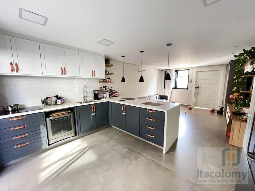 Foto 2 de Casa de Condomínio com 3 quartos à venda, 150m2 em Parque Rincão, Cotia - SP