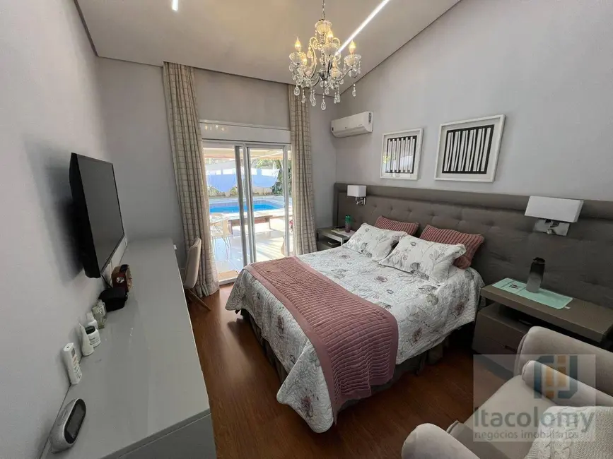 Foto 8 de Casa de Condomínio com 4 quartos para alugar, 838m2 em Barueri - SP