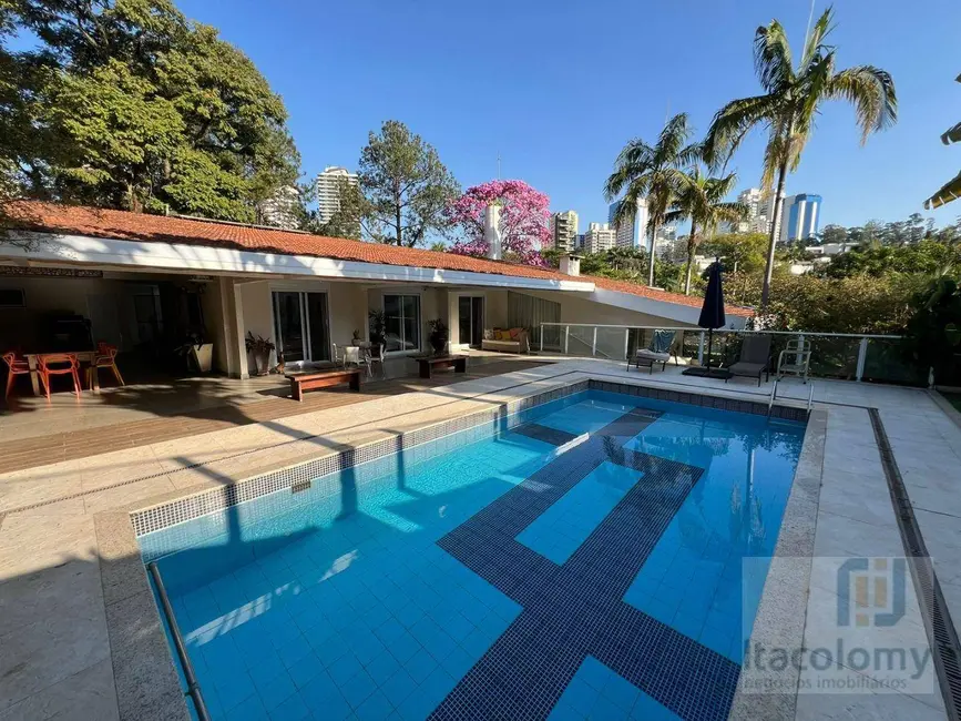 Foto 2 de Casa de Condomínio com 4 quartos para alugar, 838m2 em Barueri - SP