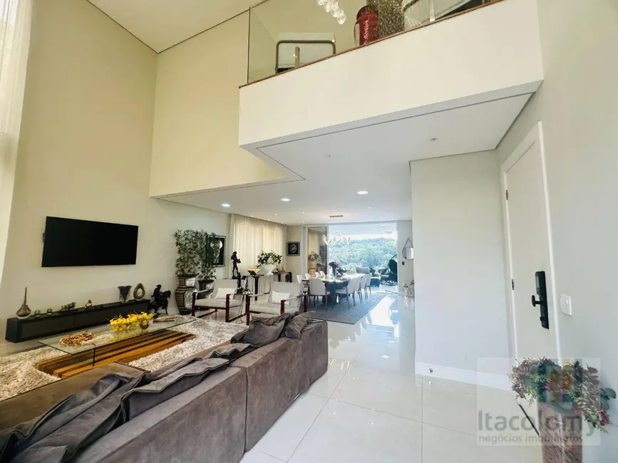 Foto 2 de Casa de Condomínio com 4 quartos para alugar, 500m2 em Santana De Parnaiba - SP