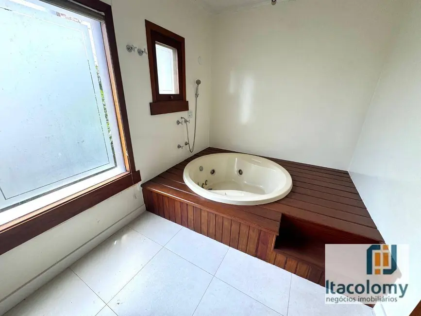 Foto 8 de Casa de Condomínio com 4 quartos à venda e para alugar, 865m2 em Santana De Parnaiba - SP