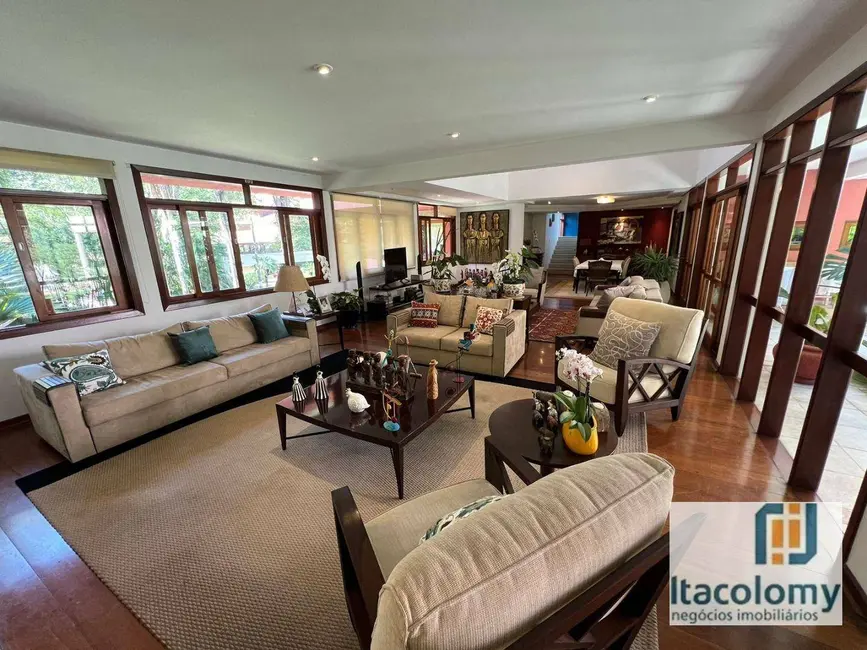 Casa de Condomínio com 3 quartos à venda, 1596m2 em Residencial Tamboré, Barueri - SP - imagem 4 Foto 4 de Casa de Condomínio com 3 quartos à venda, 1596m2 em Residencial Tamboré, Barueri - SP