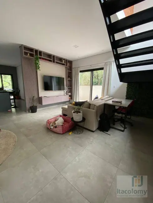 Foto 2 de Casa de Condomínio com 3 quartos para alugar, 382m2 em Suru, Santana De Parnaiba - SP