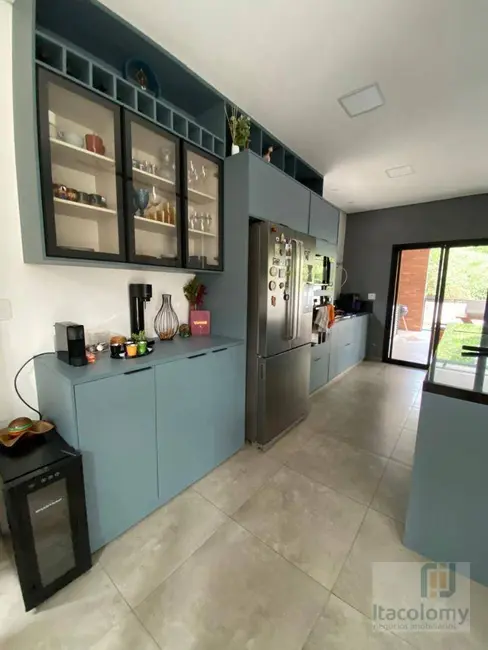 Foto 4 de Casa de Condomínio com 3 quartos para alugar, 382m2 em Suru, Santana De Parnaiba - SP