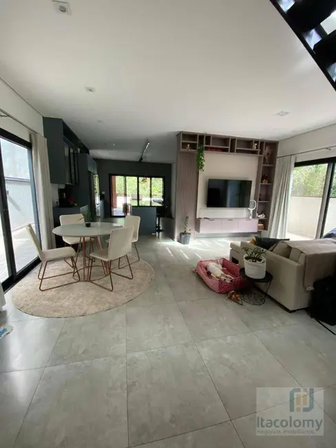 Foto 8 de Casa de Condomínio com 3 quartos para alugar, 382m2 em Suru, Santana De Parnaiba - SP