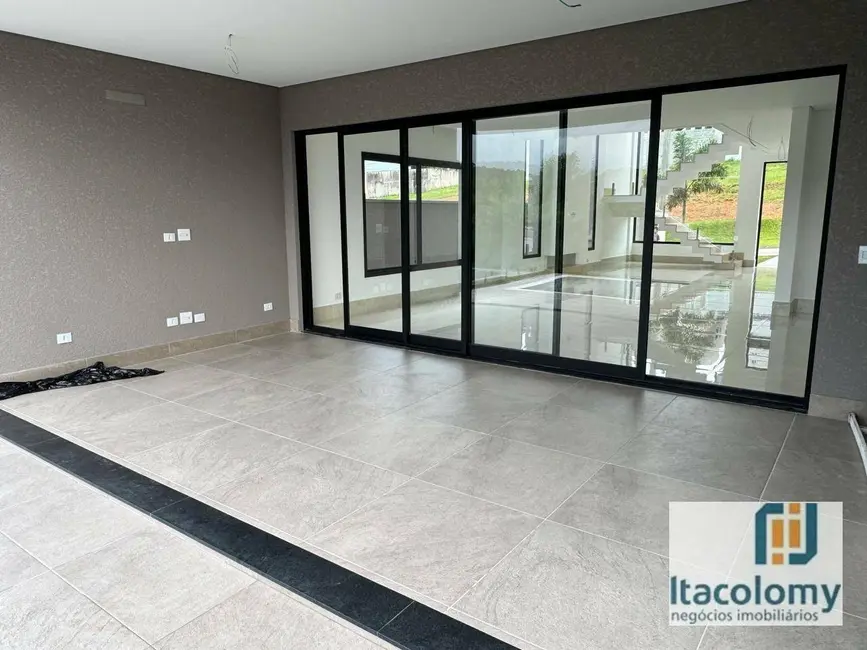 Casa de Condomínio com 4 quartos à venda, 360m2 em Sítio do Rosário, Santana De Parnaiba - SP - imagem 3 Foto 3 de Casa de Condomínio com 4 quartos à venda, 360m2 em Sítio do Rosário, Santana De Parnaiba - SP