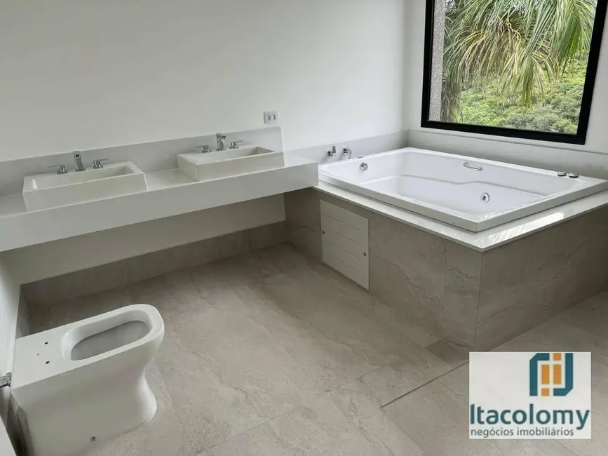 Casa de Condomínio com 4 quartos à venda, 360m2 em Sítio do Rosário, Santana De Parnaiba - SP - imagem 6 Foto 6 de Casa de Condomínio com 4 quartos à venda, 360m2 em Sítio do Rosário, Santana De Parnaiba - SP