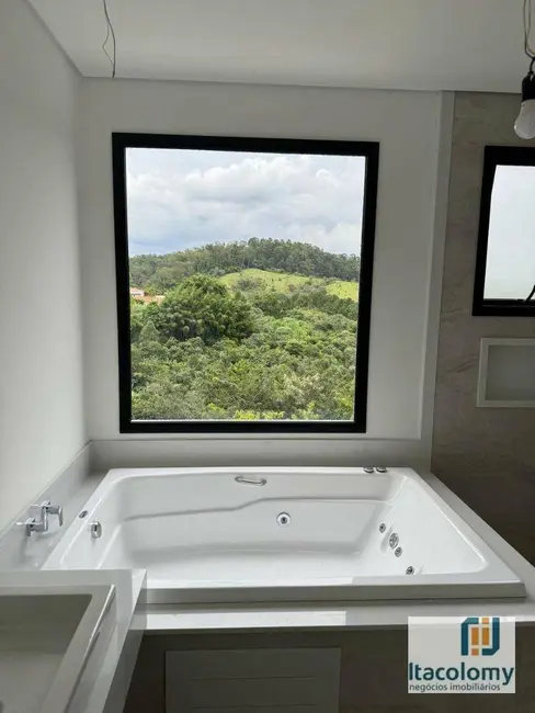 Casa de Condomínio com 4 quartos à venda, 360m2 em Sítio do Rosário, Santana De Parnaiba - SP - imagem 8 Foto 8 de Casa de Condomínio com 4 quartos à venda, 360m2 em Sítio do Rosário, Santana De Parnaiba - SP