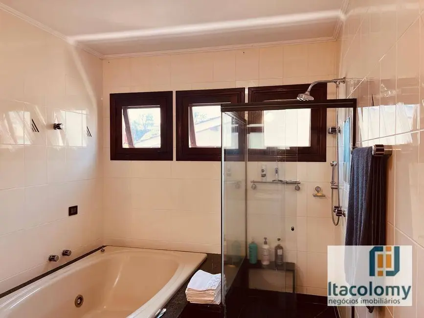 Casa de Condomínio com 4 quartos à venda e para alugar, 500m2 em Barueri - SP - imagem 6 Foto 6 de Casa de Condomínio com 4 quartos à venda e para alugar, 500m2 em Barueri - SP