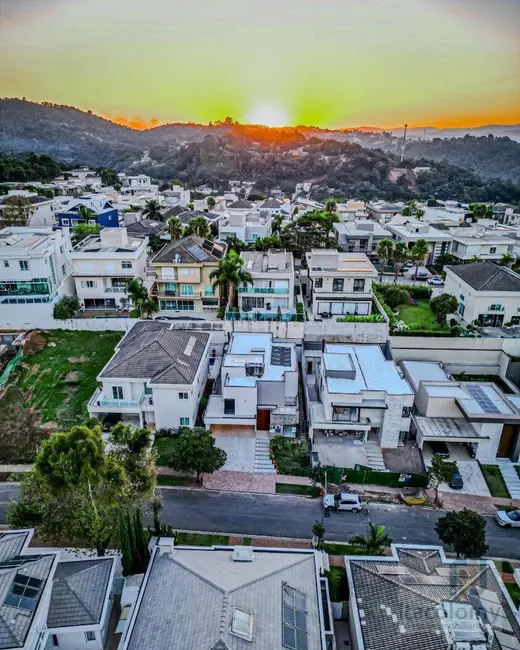 Casa de Condomínio com 4 quartos à venda, 420m2 em Santana De Parnaiba - SP - imagem 2 Foto 2 de Casa de Condomínio com 4 quartos à venda, 420m2 em Santana De Parnaiba - SP
