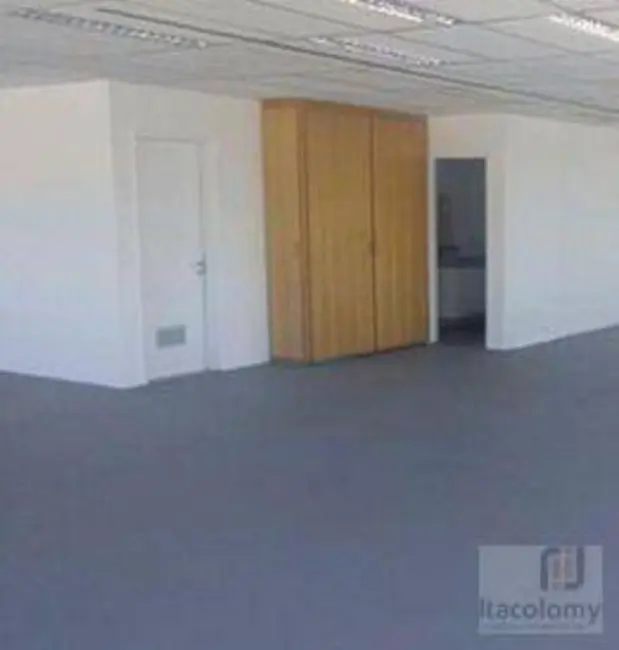 Foto 1 de Sala Comercial para alugar, 676m2 em Vila Anastácio, São Paulo - SP