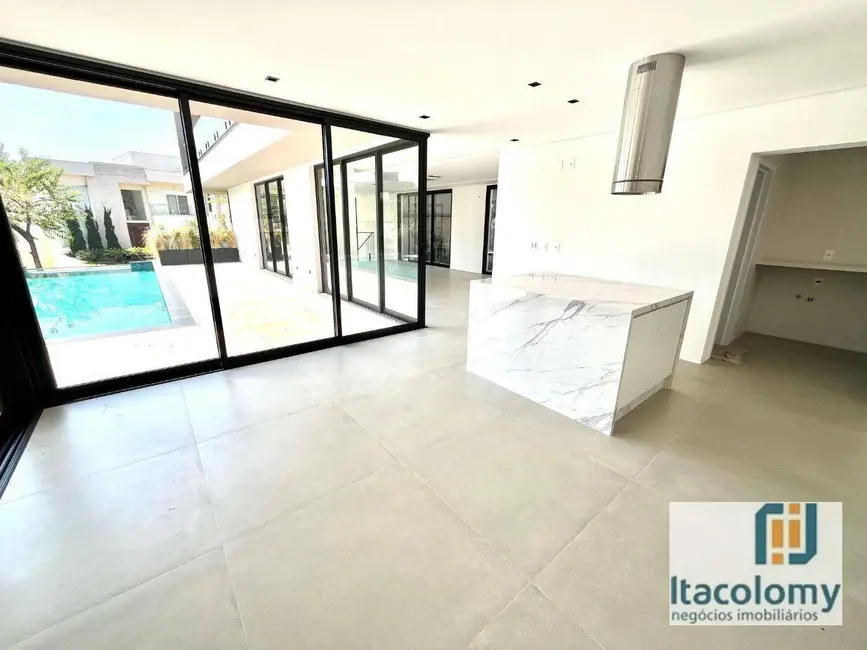 Casa de Condomínio com 4 quartos à venda, 620m2 em Santana De Parnaiba - SP - imagem 4 Foto 4 de Casa de Condomínio com 4 quartos à venda, 620m2 em Santana De Parnaiba - SP