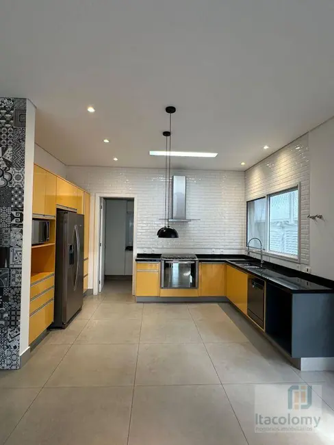 Casa de Condomínio com 3 quartos à venda, 420m2 em Colinas da Anhangüera, Santana De Parnaiba - SP - imagem 4 Foto 4 de Casa de Condomínio com 3 quartos à venda, 420m2 em Colinas da Anhangüera, Santana De Parnaiba - SP