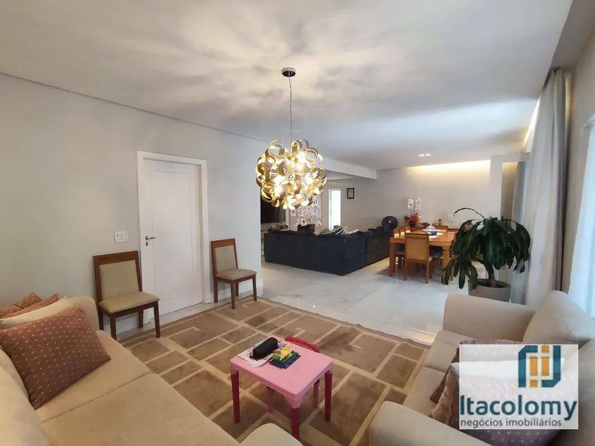 Foto 3 de Casa de Condomínio com 5 quartos à venda, 314m2 em Santana De Parnaiba - SP