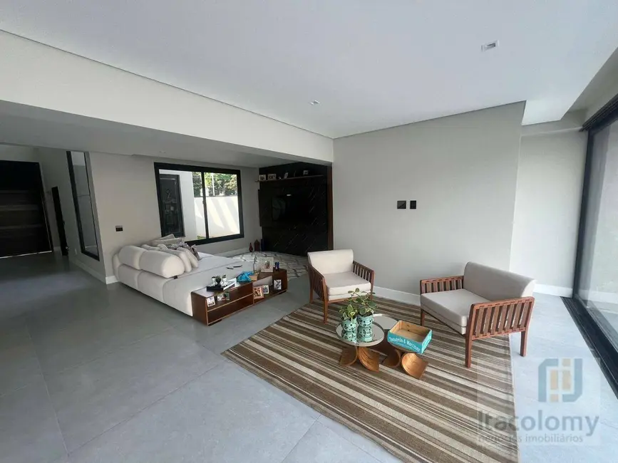 Foto 3 de Casa de Condomínio com 4 quartos à venda, 540m2 em Santana De Parnaiba - SP