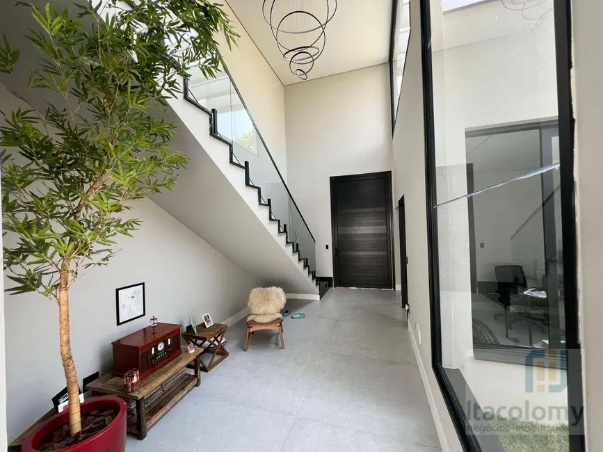 Casa de Condomínio com 4 quartos à venda, 540m2 em Santana De Parnaiba - SP - imagem 5 Foto 5 de Casa de Condomínio com 4 quartos à venda, 540m2 em Santana De Parnaiba - SP