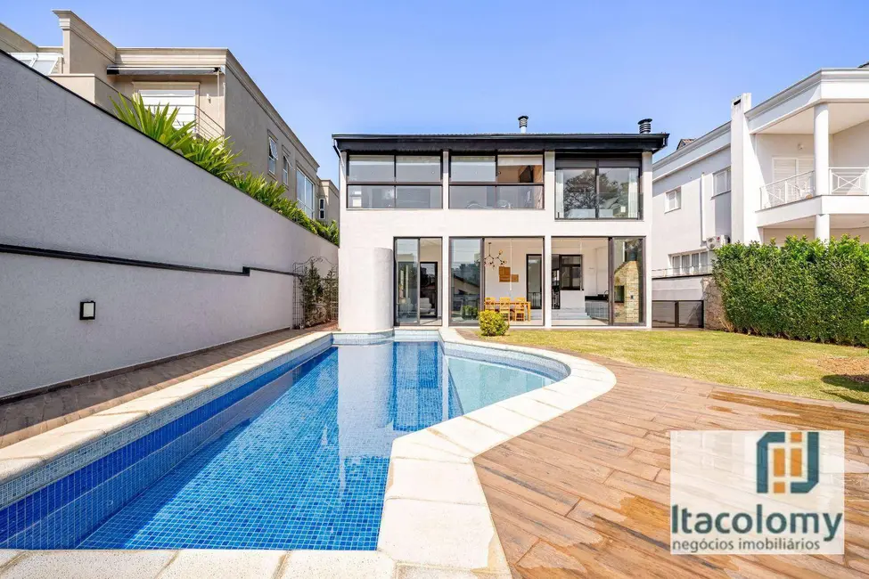 Foto 2 de Casa de Condomínio com 3 quartos à venda, 600m2 em Santana De Parnaiba - SP