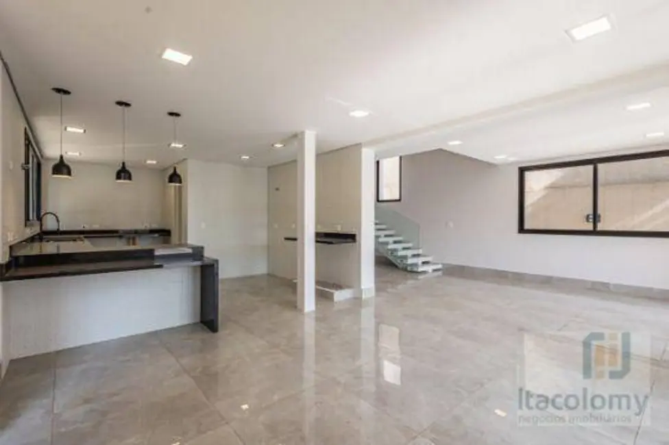 Foto 4 de Casa de Condomínio com 3 quartos à venda, 370m2 em Santana De Parnaiba - SP