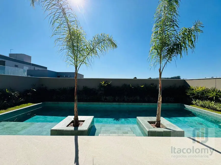 Casa de Condomínio com 5 quartos à venda, 490m2 em Colinas da Anhangüera, Santana De Parnaiba - SP - imagem 3 Foto 3 de Casa de Condomínio com 5 quartos à venda, 490m2 em Colinas da Anhangüera, Santana De Parnaiba - SP