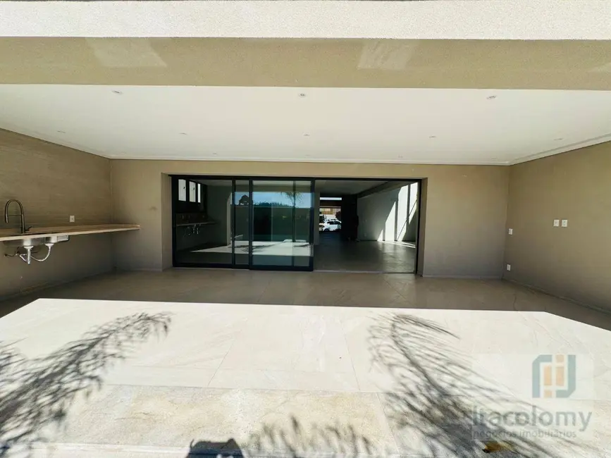 Casa de Condomínio com 5 quartos à venda, 490m2 em Colinas da Anhangüera, Santana De Parnaiba - SP - imagem 6 Foto 6 de Casa de Condomínio com 5 quartos à venda, 490m2 em Colinas da Anhangüera, Santana De Parnaiba - SP