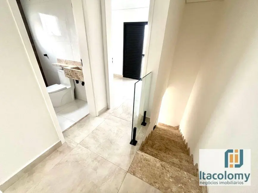 Casa de Condomínio com 3 quartos à venda, 150m2 em Santana De Parnaiba - SP - imagem 4 Foto 4 de Casa de Condomínio com 3 quartos à venda, 150m2 em Santana De Parnaiba - SP