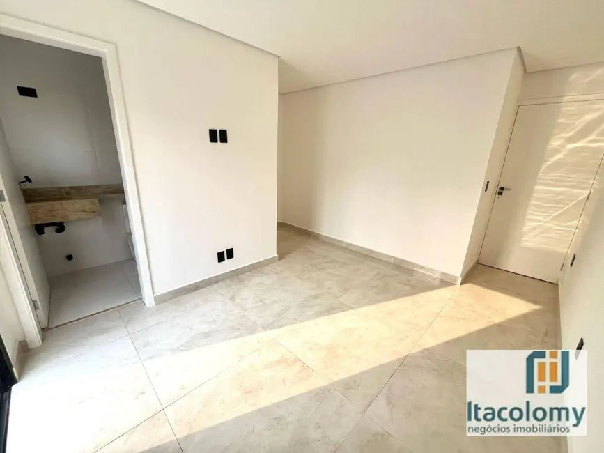 Casa de Condomínio com 3 quartos à venda, 150m2 em Santana De Parnaiba - SP - imagem 6 Foto 6 de Casa de Condomínio com 3 quartos à venda, 150m2 em Santana De Parnaiba - SP