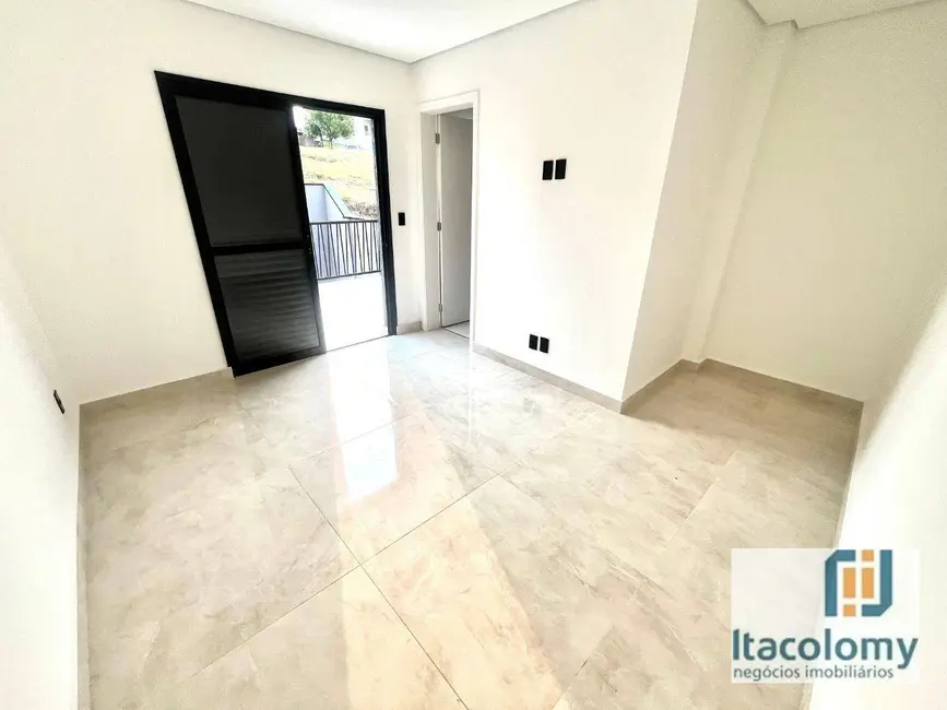 Casa de Condomínio com 3 quartos à venda, 150m2 em Santana De Parnaiba - SP - imagem 3 Foto 3 de Casa de Condomínio com 3 quartos à venda, 150m2 em Santana De Parnaiba - SP