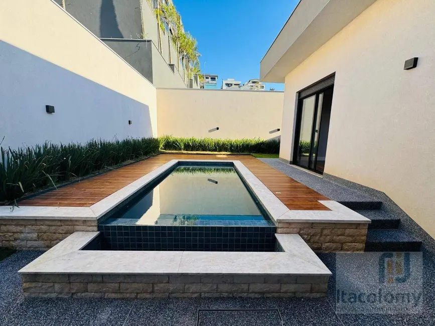 Foto 3 de Casa de Condomínio com 3 quartos à venda, 490m2 em Santana De Parnaiba - SP