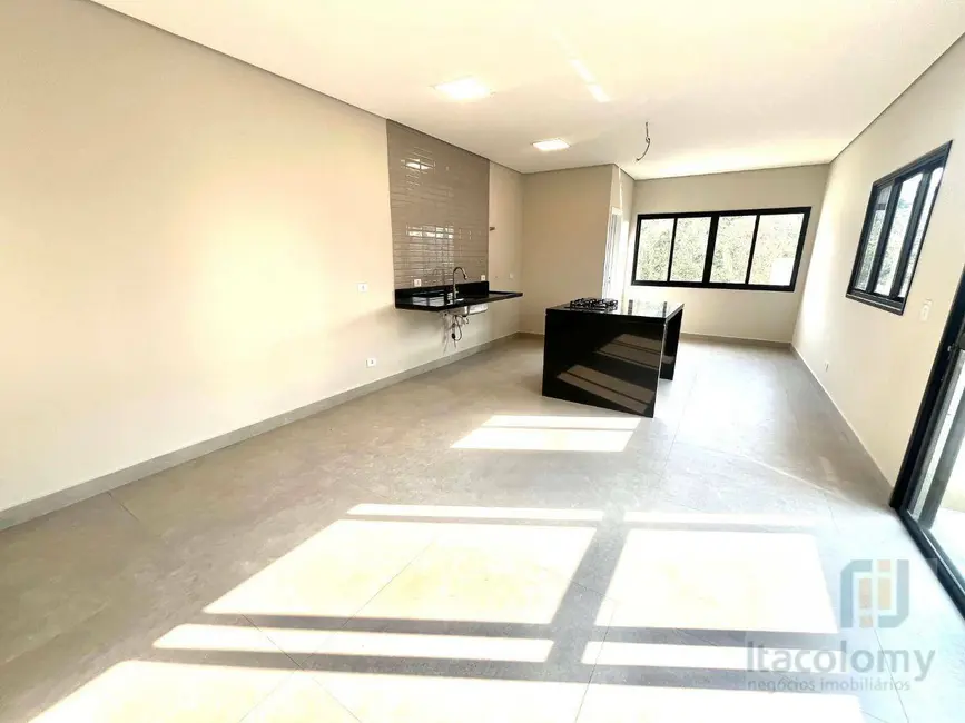 Foto 3 de Casa de Condomínio com 3 quartos à venda, 150m2 em Santana De Parnaiba - SP