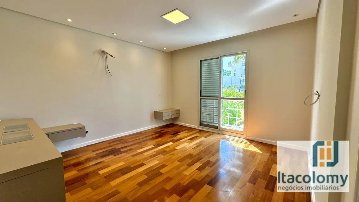 Foto 6 de Casa de Condomínio com 4 quartos à venda, 330m2 em Tamboré, Santana De Parnaiba - SP