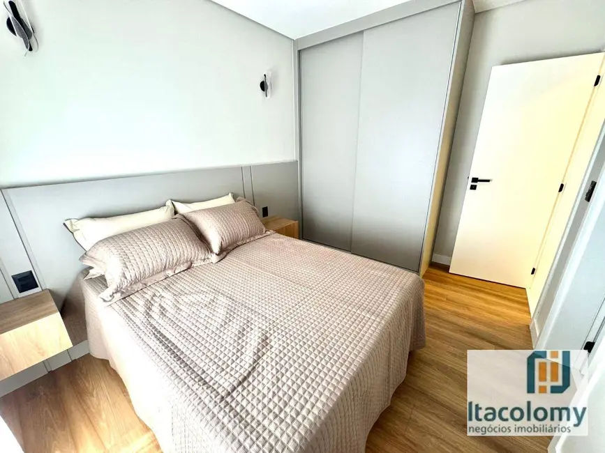 Foto 3 de Casa de Condomínio com 6 quartos à venda, 420m2 em Santana De Parnaiba - SP