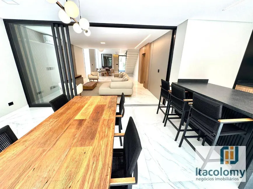 Foto 2 de Casa de Condomínio com 6 quartos à venda, 420m2 em Santana De Parnaiba - SP